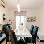 Angelo\'S Apartments